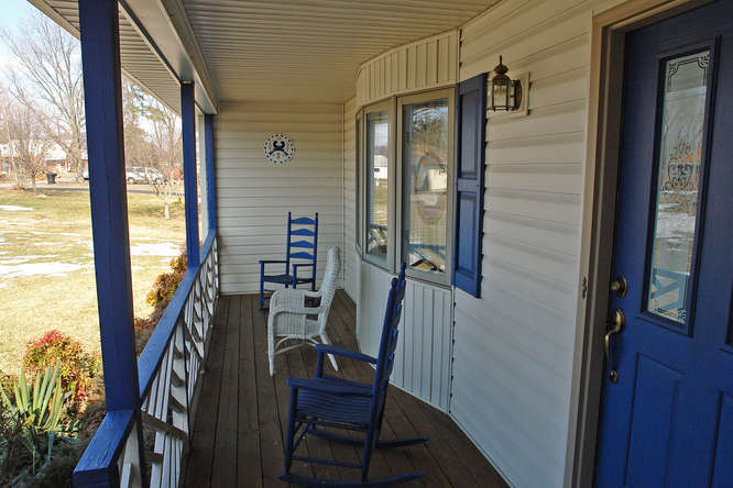 3328 Hemingway Road Roanoke, VA 24014 - Photo 17 of 19 PORCH