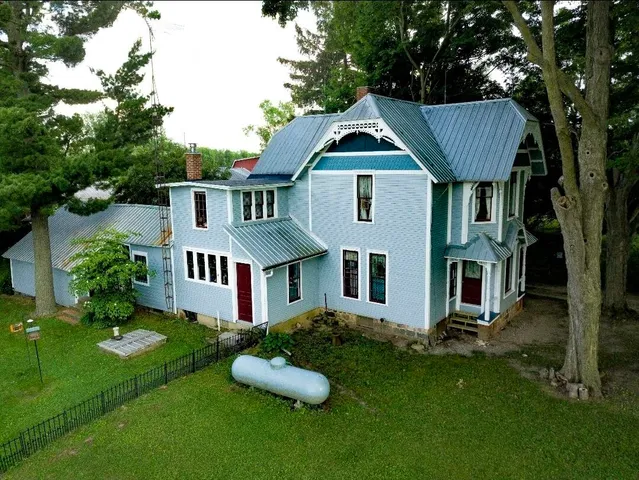 $299,500 | 9791 South Hillsdale Road, Hillsdale, MI 49242