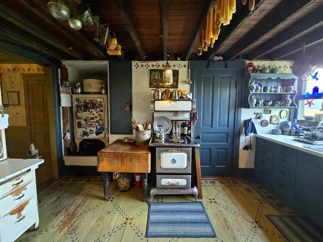 $299,500 | 9791 South Hillsdale Road, Hillsdale, MI 49242