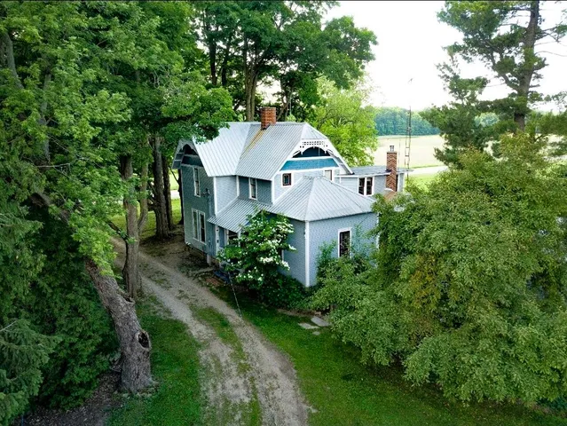$299,500 | 9791 South Hillsdale Road, Hillsdale, MI 49242