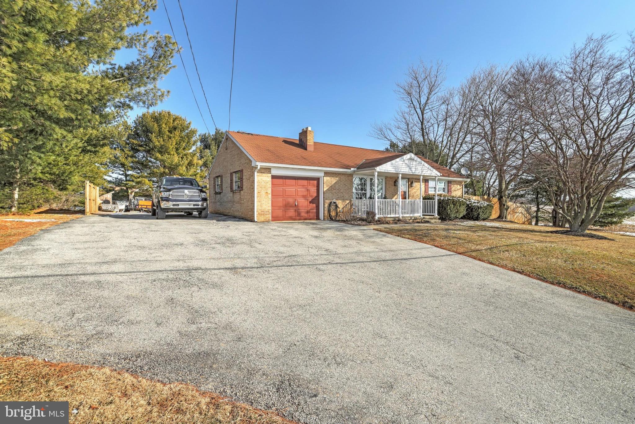 185 Windsor Road York, PA 17402 - Photo 2 of 30 Gallery Image 2