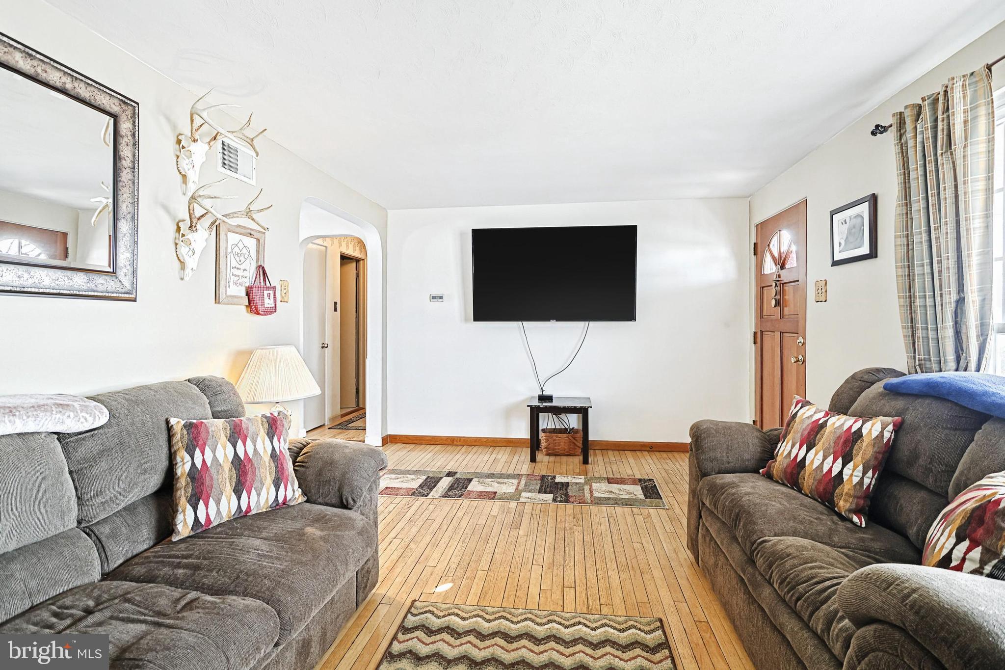 185 Windsor Road York, PA 17402 - Photo 10 of 30 Gallery Image 10