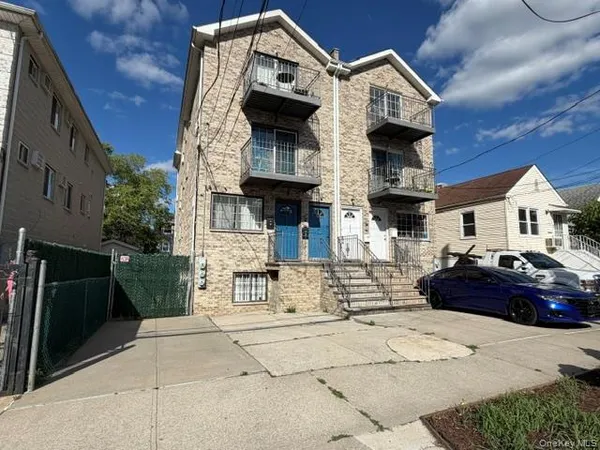 $985,000 | 262 Davis Avenue | Throgs Neck