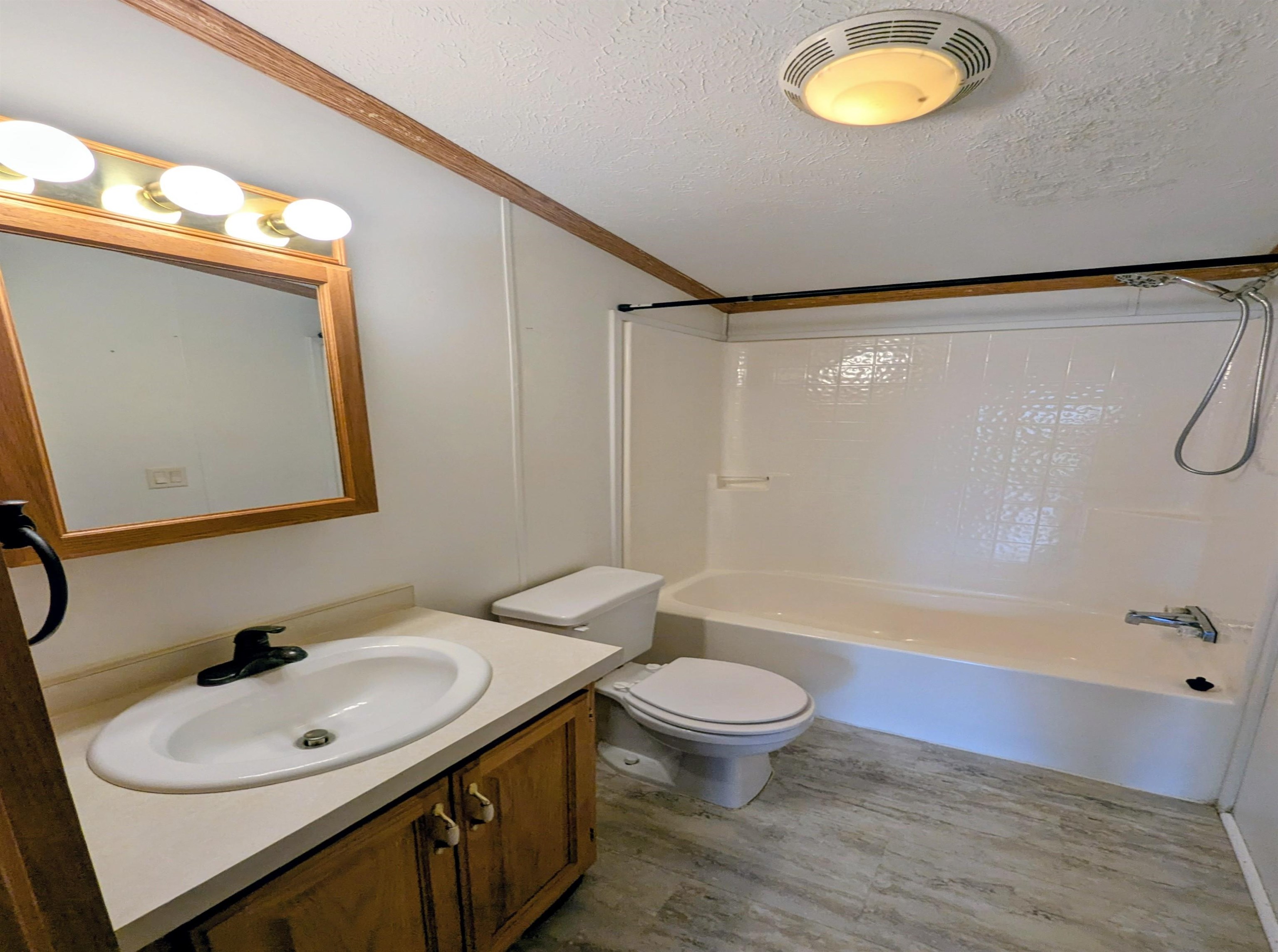 4195 Wheeler Road Bay City, MI 48706 - Photo 26 of 44 1948609-4ddf99e0-445d-434a-8e42-f12ecc7d3454.JPG