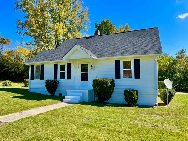 $1,450 | 818 3rd Street, Blackstone, VA 23824