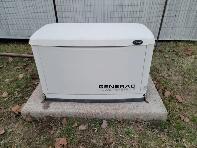 $2,100 | 343 Windsor Square, Alvin, TX 77511