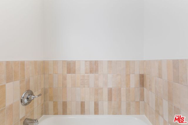 $815,000 | 517 Rose Avenue, Venice, CA 90291