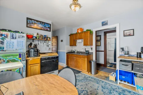 $299,900 | 2116 North Oakland Avenue, Unit 2118, Milwaukee, WI 53202