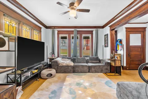 $299,900 | 2116 North Oakland Avenue, Unit 2118, Milwaukee, WI 53202