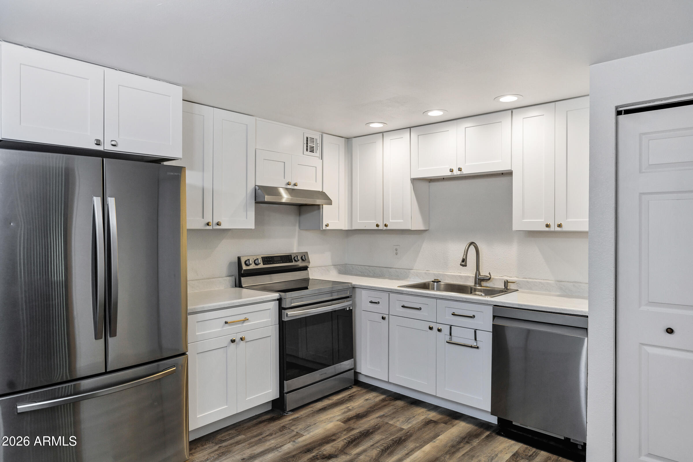 1521 West Thunderbird Road Phoenix, AZ 85023 - Photo 14 of 37 1521 W Thunderbird Rd-11