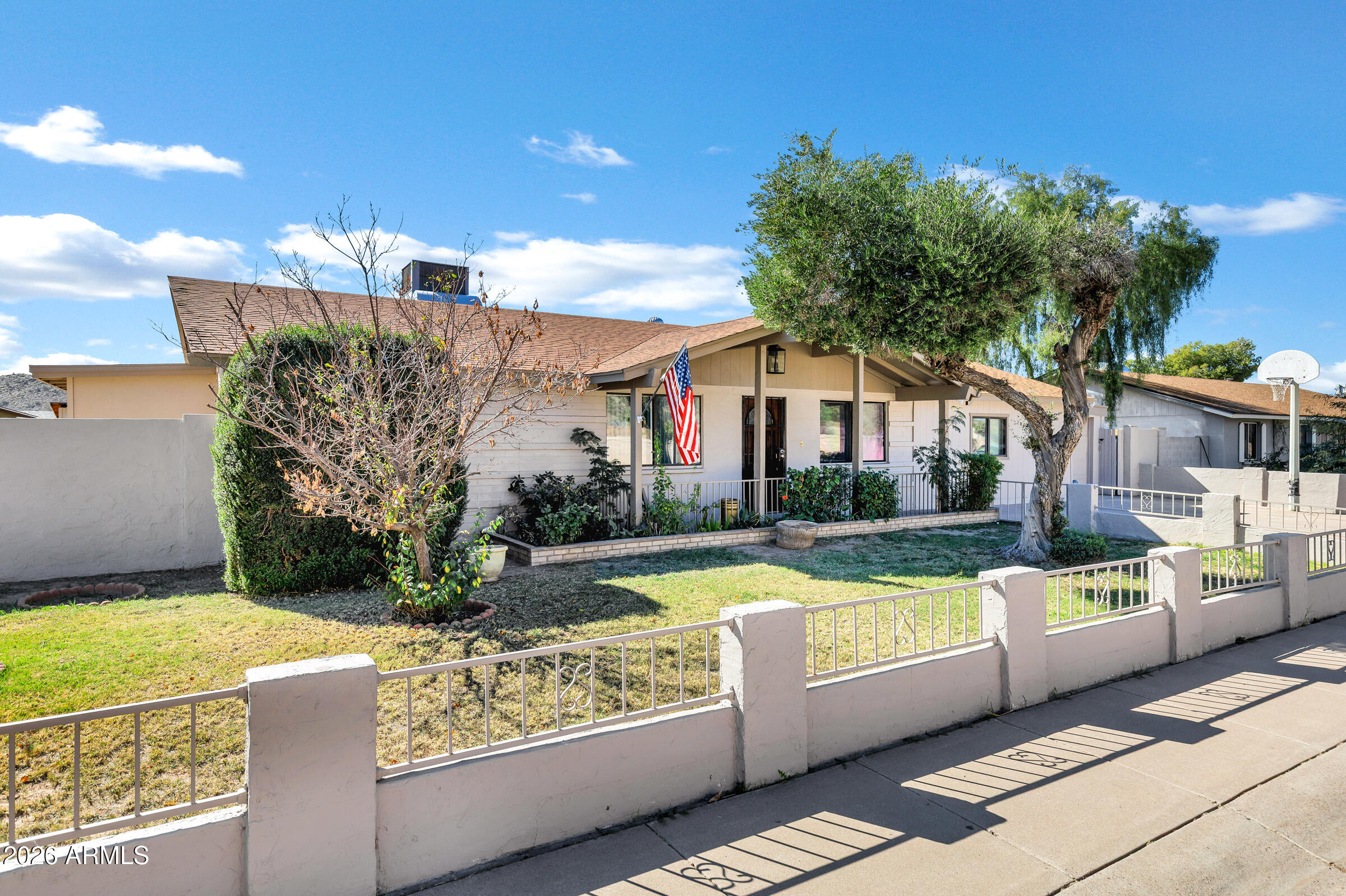 1521 West Thunderbird Road Phoenix, AZ 85023 - Photo 2 of 37 1521 W Thunderbird Rd-2