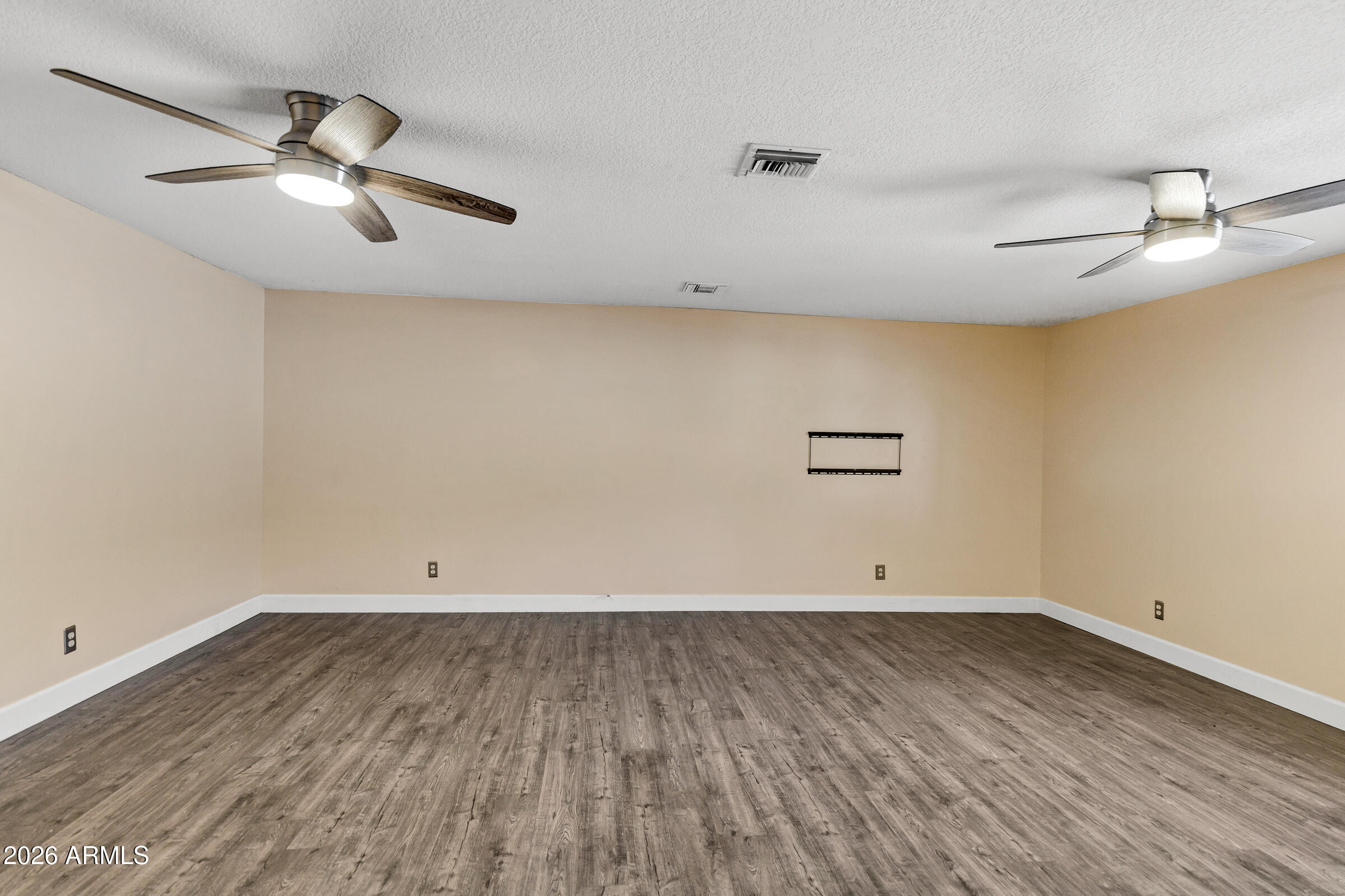 1521 West Thunderbird Road Phoenix, AZ 85023 - Photo 9 of 37 1521 W Thunderbird Rd-15