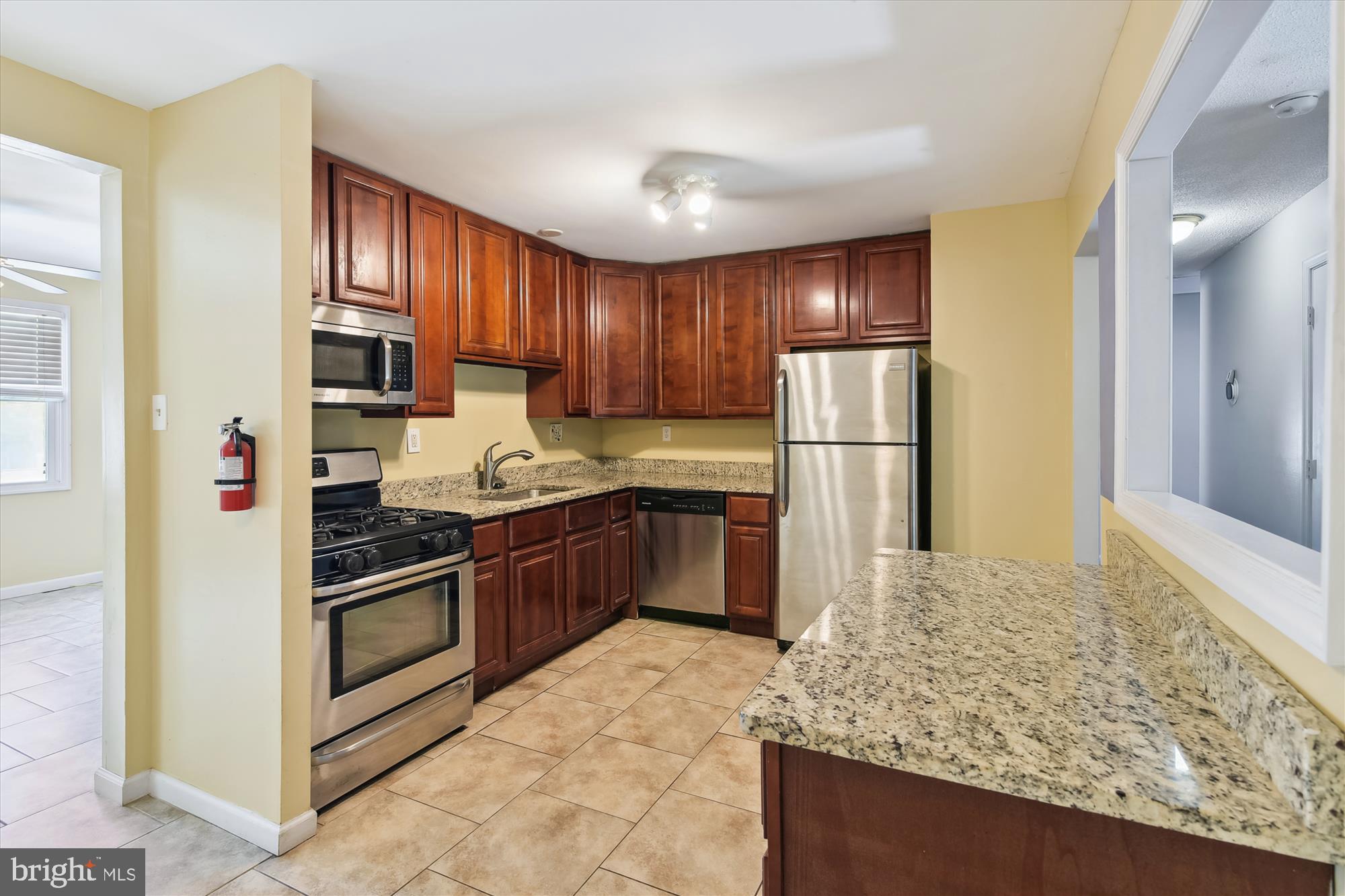 1046 Springhill Way Gambrills, MD 21054 - Photo 2 of 40 Kitchen