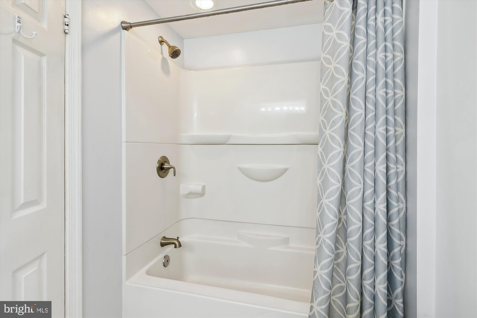 1046 Springhill Way Gambrills, MD 21054 - Photo 35 of 40 Bath