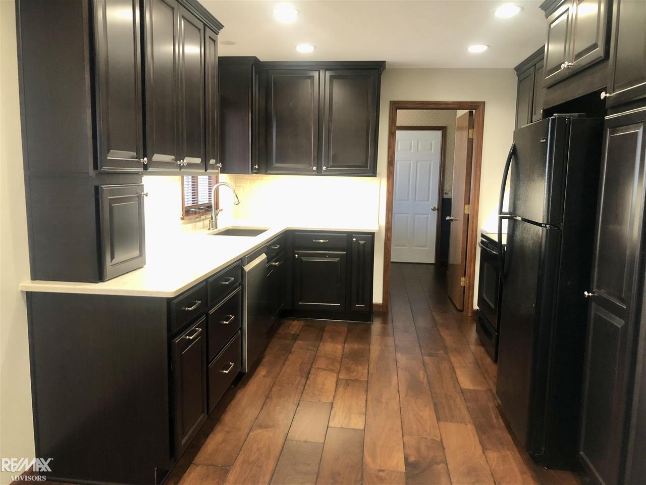 37985 Pointe Rosa Street Harrison Township, MI 48045 - Photo 21 of 36 50070091-20.JPG