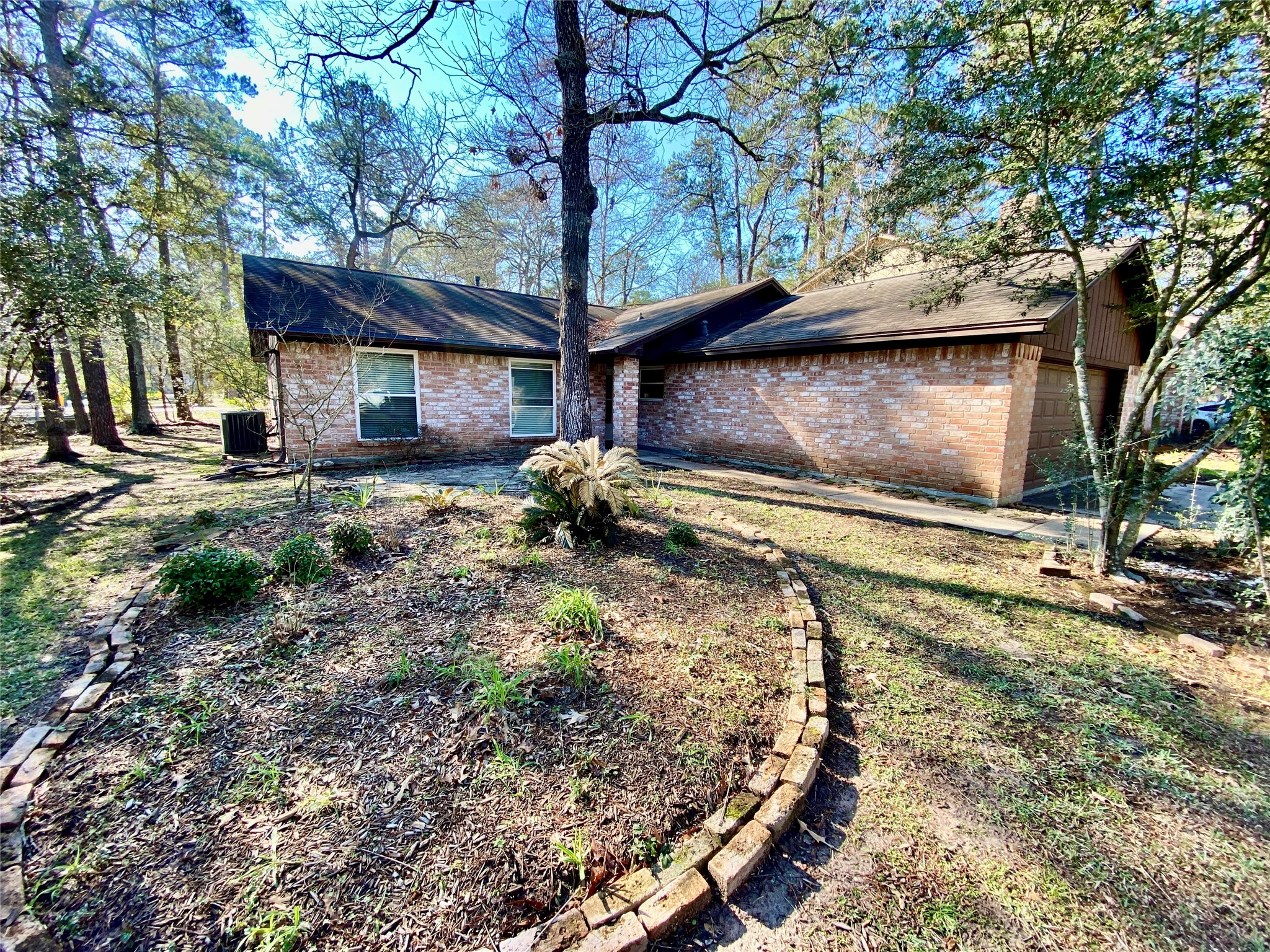 2 North Waxberry Road The Woodlands, TX 77381 - Photo 4 of 28