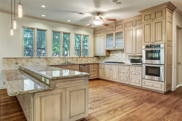 $15,000 | 431 Hedwig Road, Piney Point Village, TX 77024