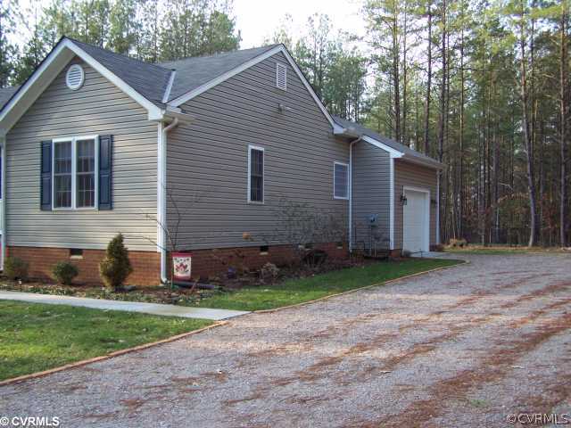 1618 Mussel Swamp Road Tappahannock, VA 22560 - Photo 4 of 12 Parking Lot/Garage