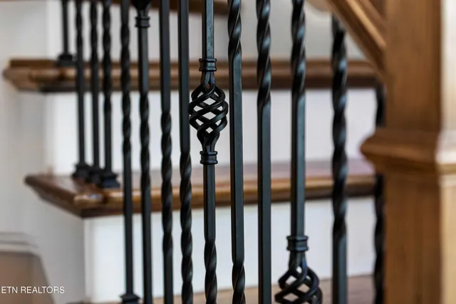 $1,324,900 | 309 Bullrun Valley Drive, Heiskell, TN 37754