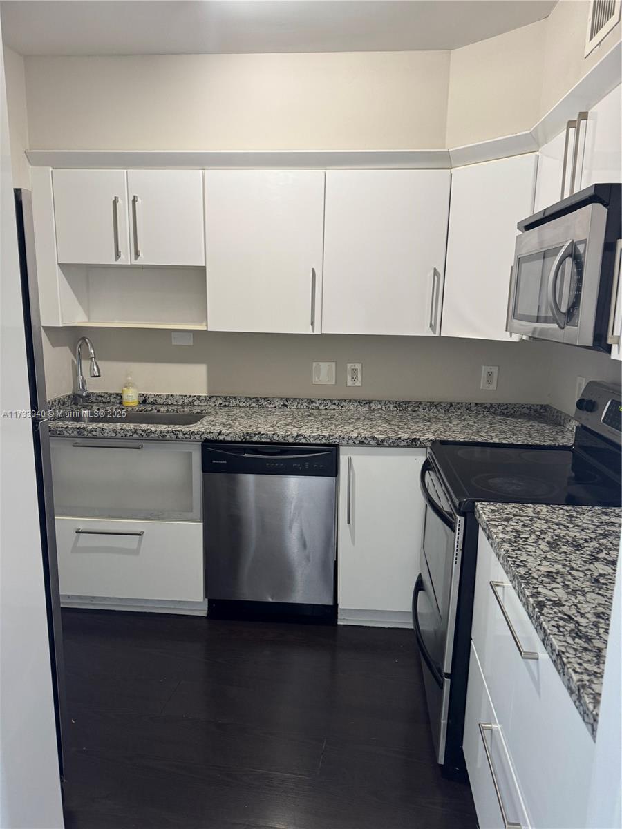 900 Bay Drive, Unit 307 Miami Beach, FL 33141 - Photo 4 of 10