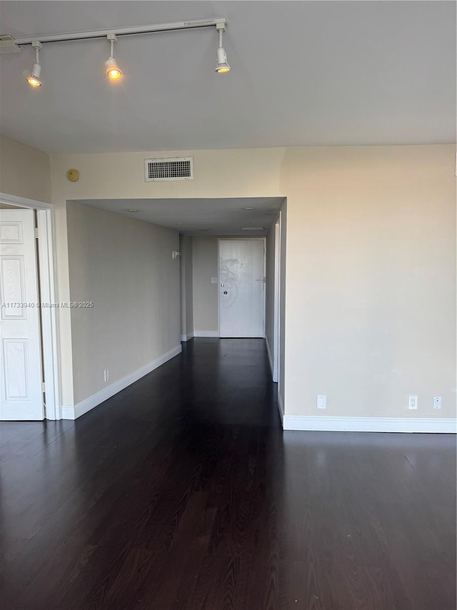 900 Bay Drive, Unit 307 Miami Beach, FL 33141 - Photo 7 of 10