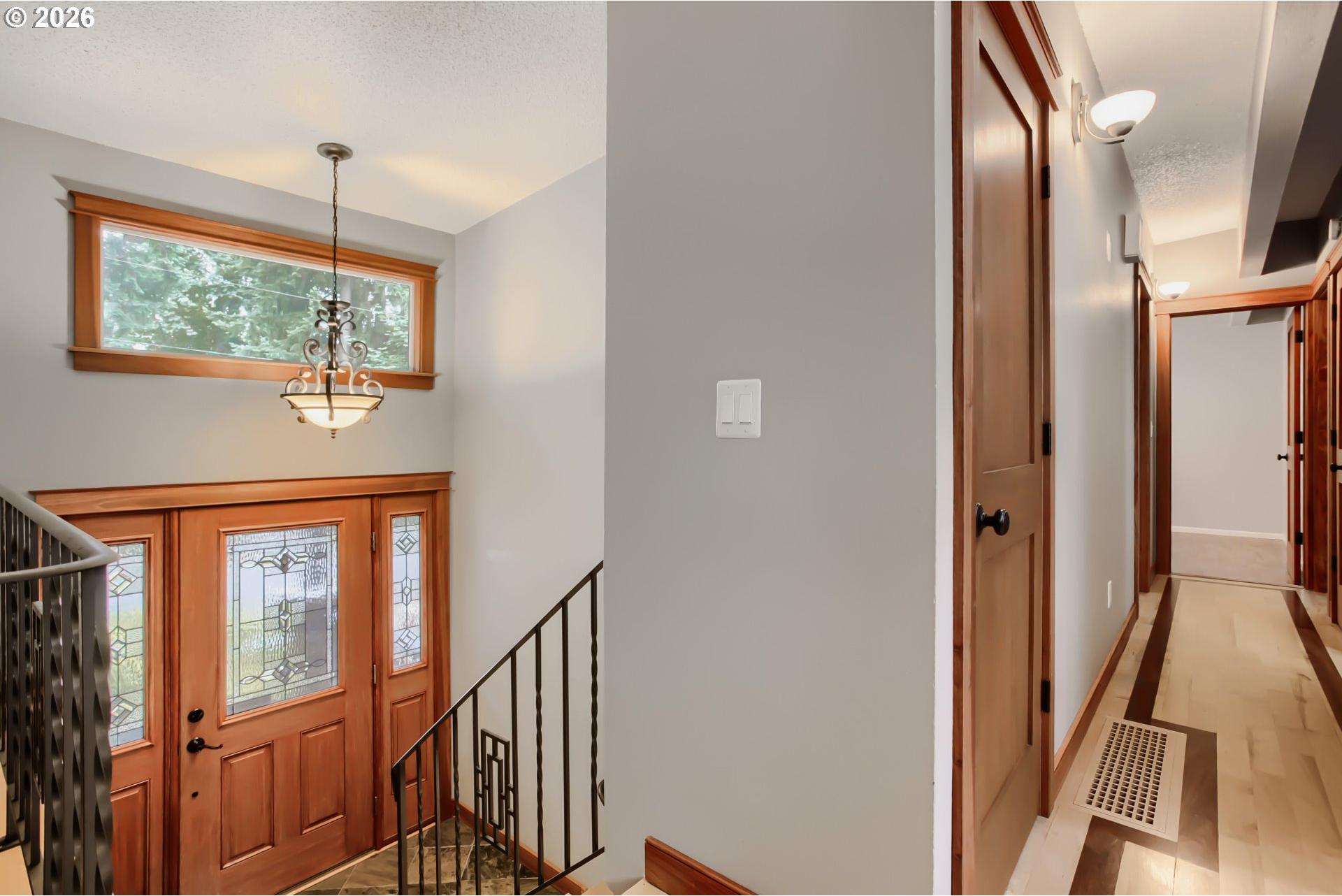 6149 Southwest Miles Court Portland, OR 97219 - Photo 8 of 48 Gallery Image 8