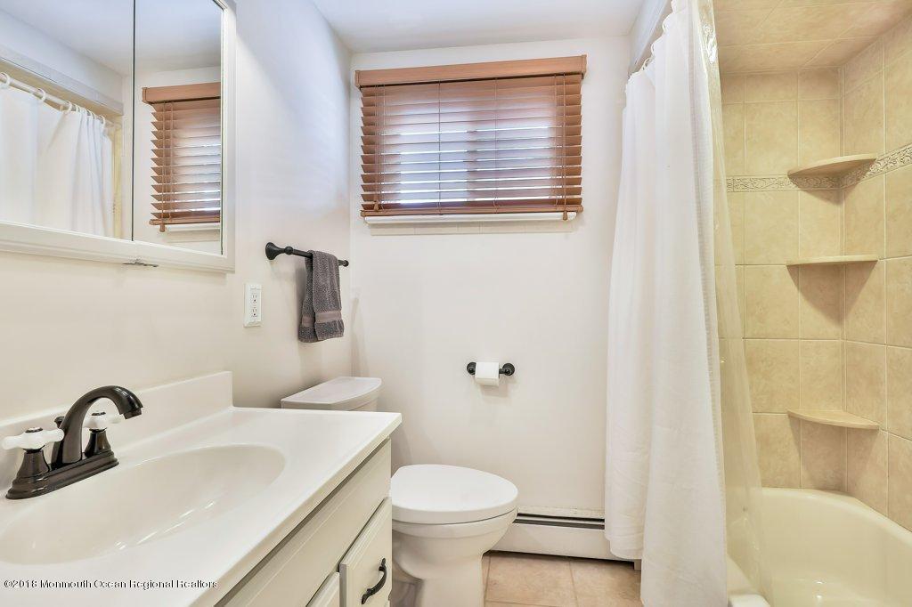 2123 Edgewood Place Spring Lake, NJ 07762 - Photo 19 of 44 021-edgewood-21_m