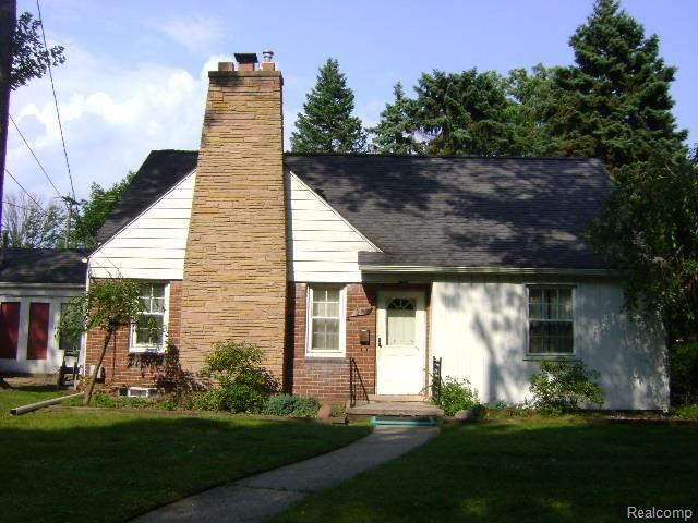 201 Riverside Drive Mount Clemens, MI 48043 - Photo 1 of 5 050.jpg