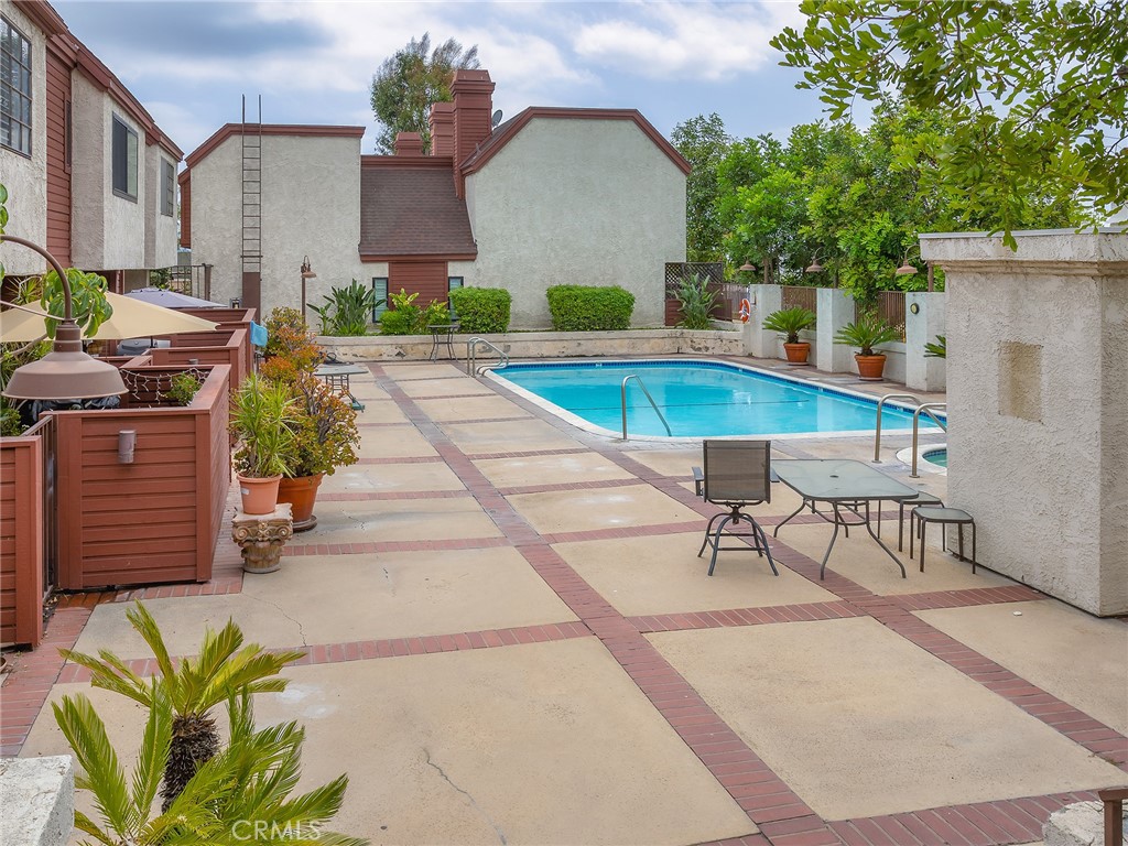 230 Bethany Road, Unit 237 Burbank, CA 91504 - Photo 28 of 43 Pool