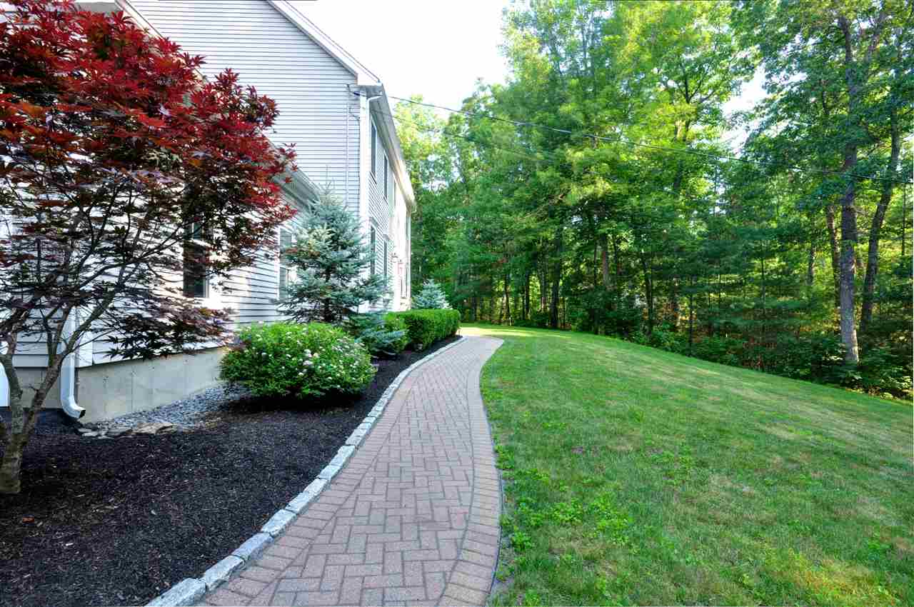 47 Nartoff Road Hollis, NH 03049 - Photo 3 of 40