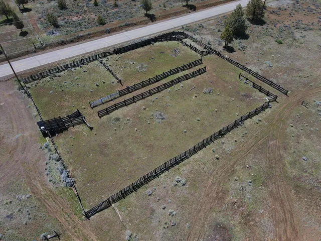 a view of an outdoor space