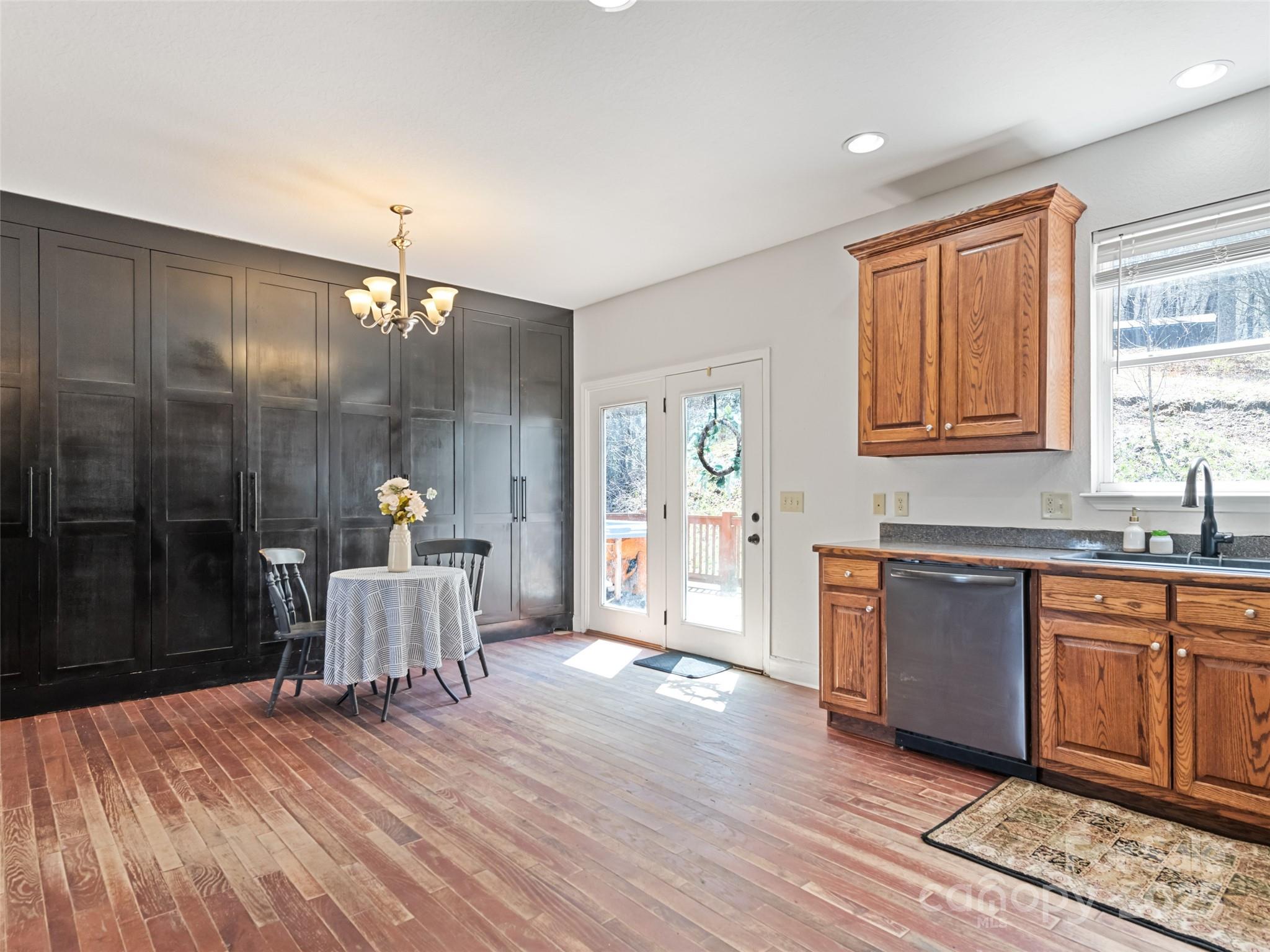 785 White Rock Road Cullowhee, NC 28723 - Photo 7 of 27 Gallery Image 7