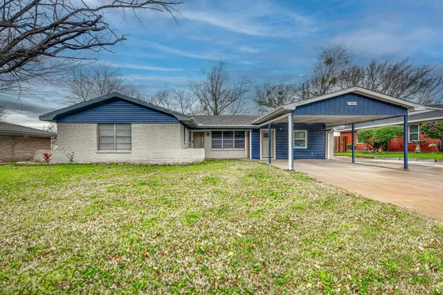 $229,999 | 1304 Crestview Drive, Kaufman, TX 75142