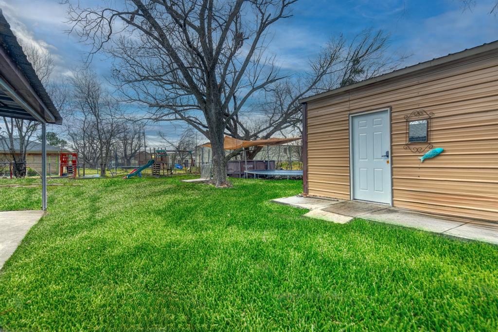 1304 Crestview Drive Kaufman, TX 75142 - Photo 15 of 26 a view of a house with a yard