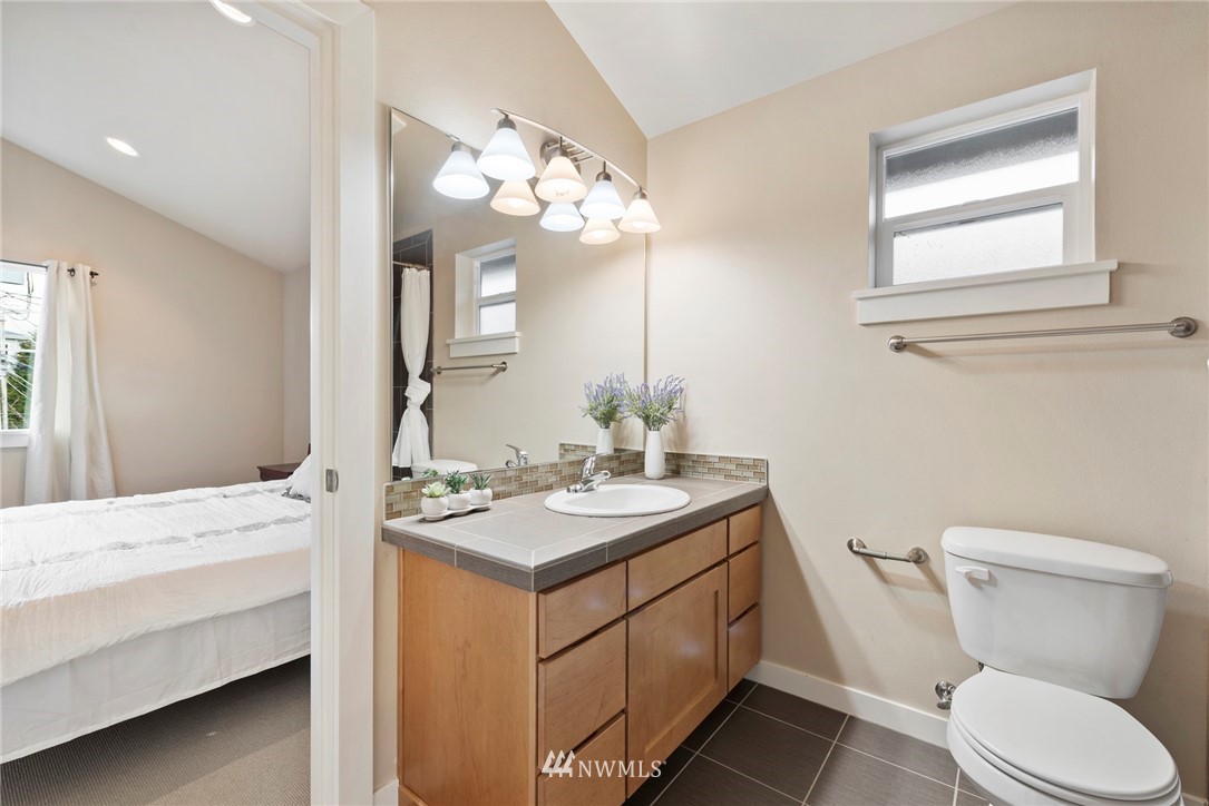 925 North 97th Street Seattle, WA 98103 - Photo 15 of 24 Gallery Image 15