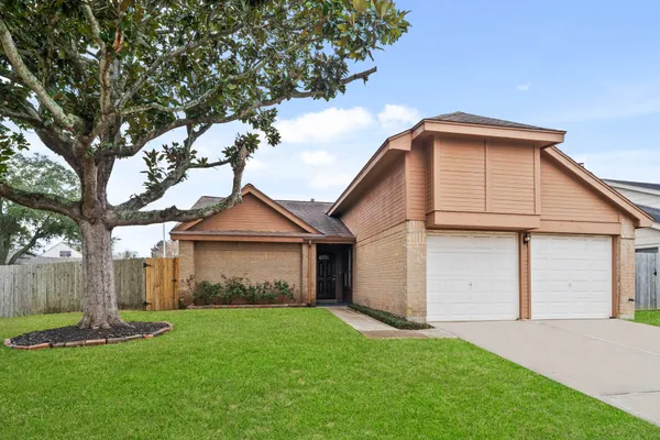 $2,300 | 2502 Planters Row, Sugar Land, TX 77478