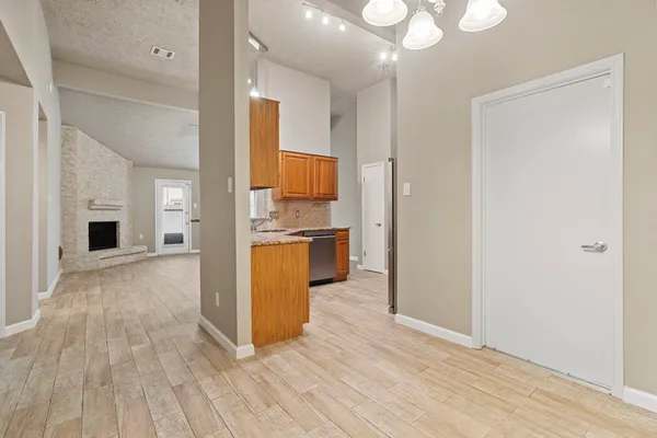 $2,300 | 2502 Planters Row, Sugar Land, TX 77478