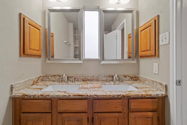 $2,300 | 2502 Planters Row, Sugar Land, TX 77478
