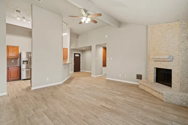 $2,300 | 2502 Planters Row, Sugar Land, TX 77478