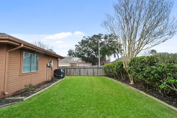 $2,300 | 2502 Planters Row, Sugar Land, TX 77478