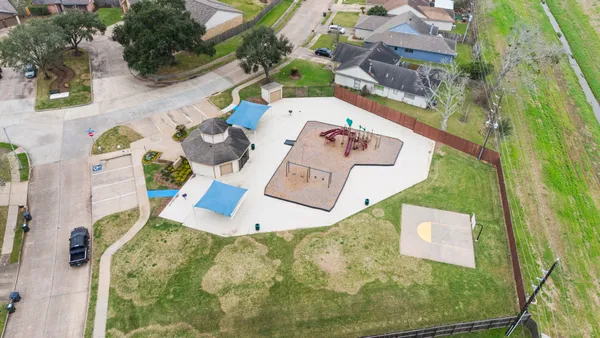 $2,300 | 2502 Planters Row, Sugar Land, TX 77478