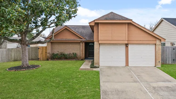 $2,300 | 2502 Planters Row, Sugar Land, TX 77478