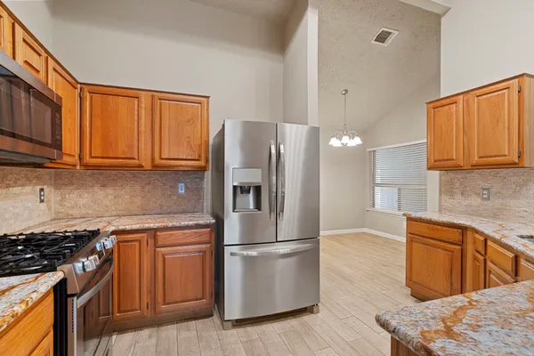 $2,300 | 2502 Planters Row, Sugar Land, TX 77478
