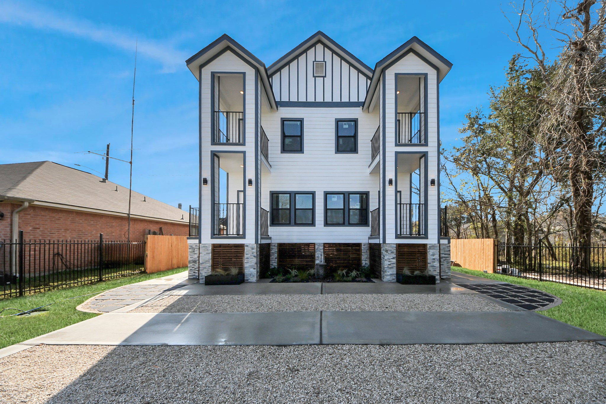 5226 Ricky Street Houston, TX 77033 - Photo 3 of 49