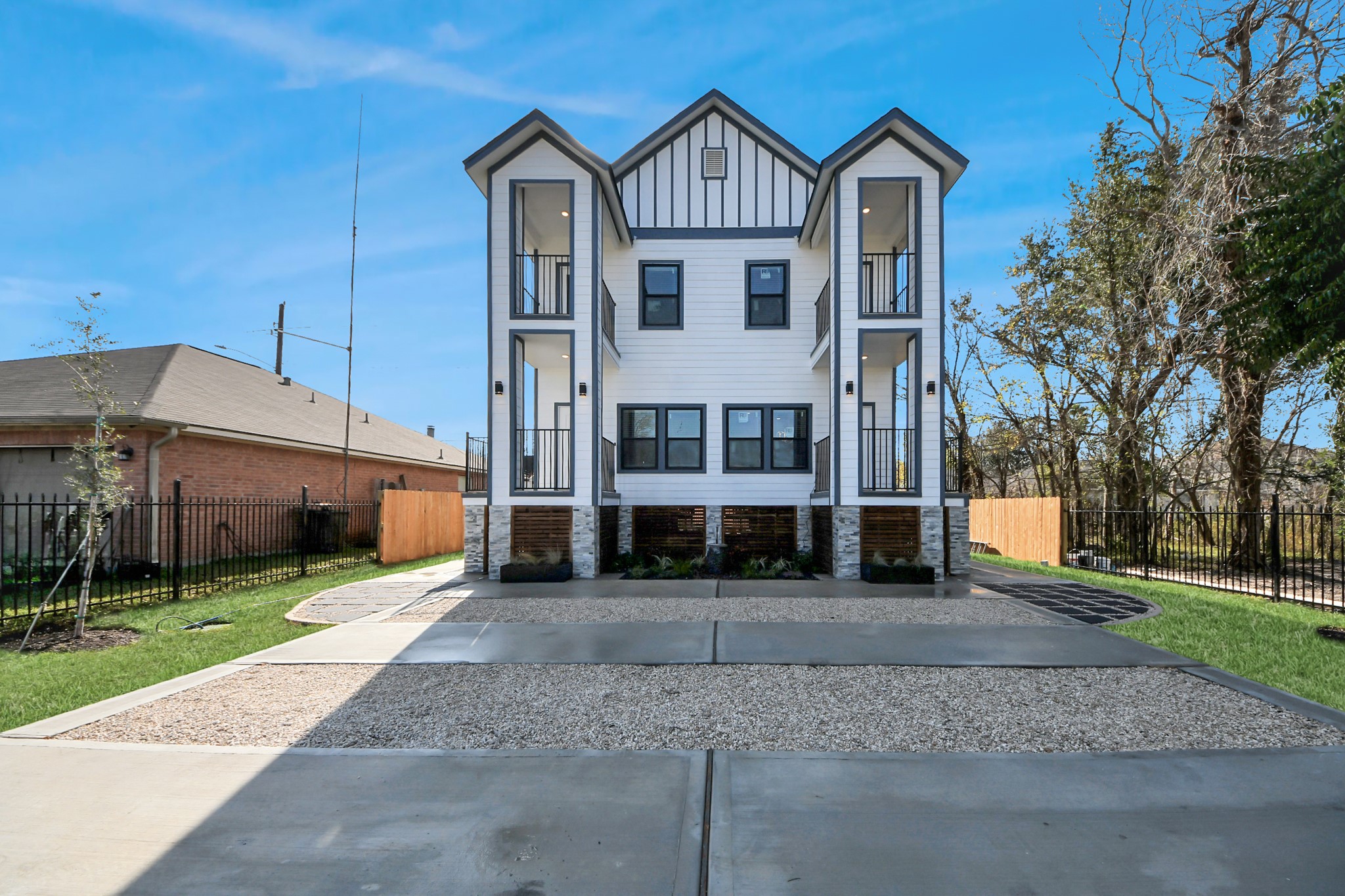 5226 Ricky Street Houston, TX 77033 - Photo 6 of 49