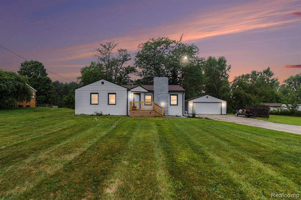 9212 Fenton Road Grand Blanc, MI 48439 - Photo 3 of 22 Gallery Image 3