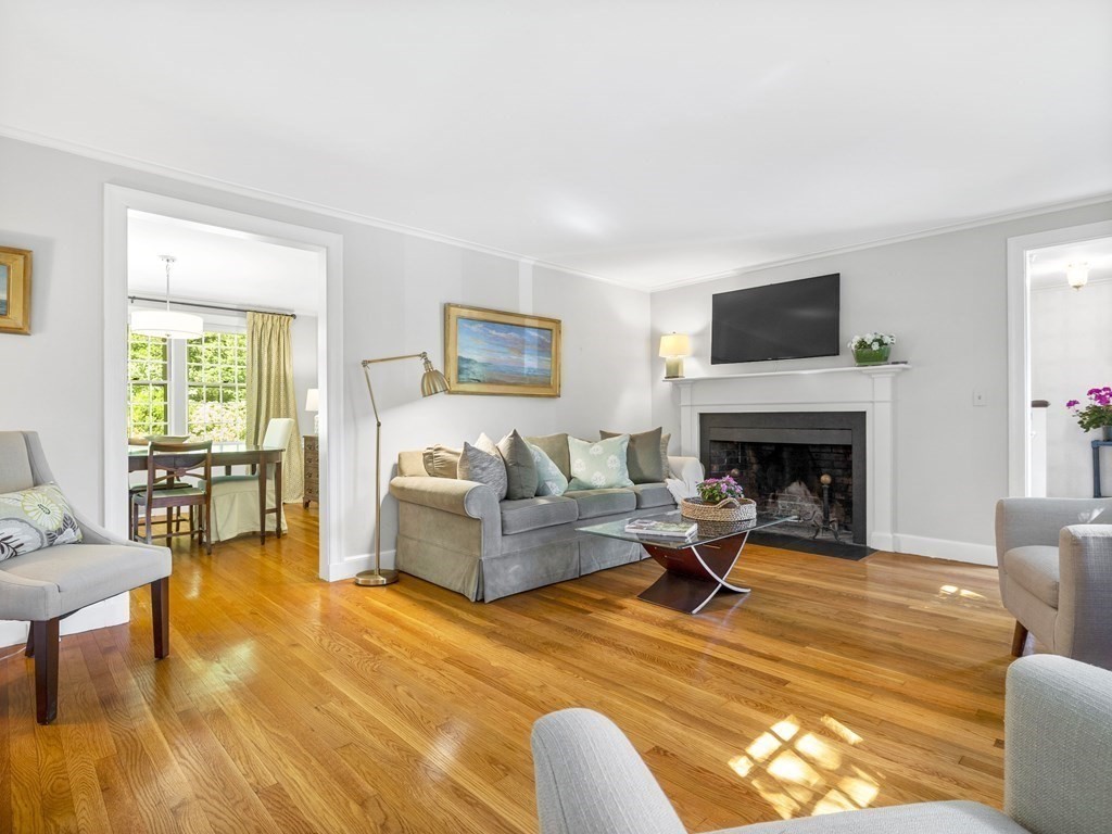 75 Standish Road Wellesley, MA 02481 - Photo 5 of 19