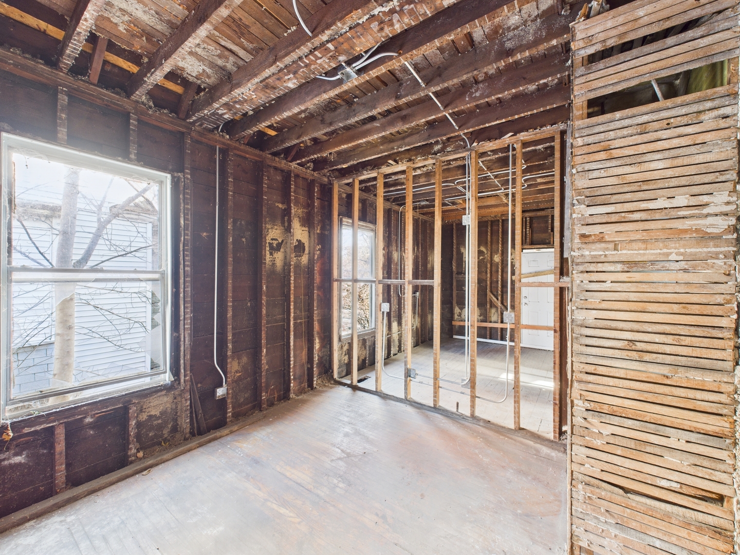 7047 South Princeton Avenue Chicago, IL 60621 - Photo 15 of 23 a view of entryway