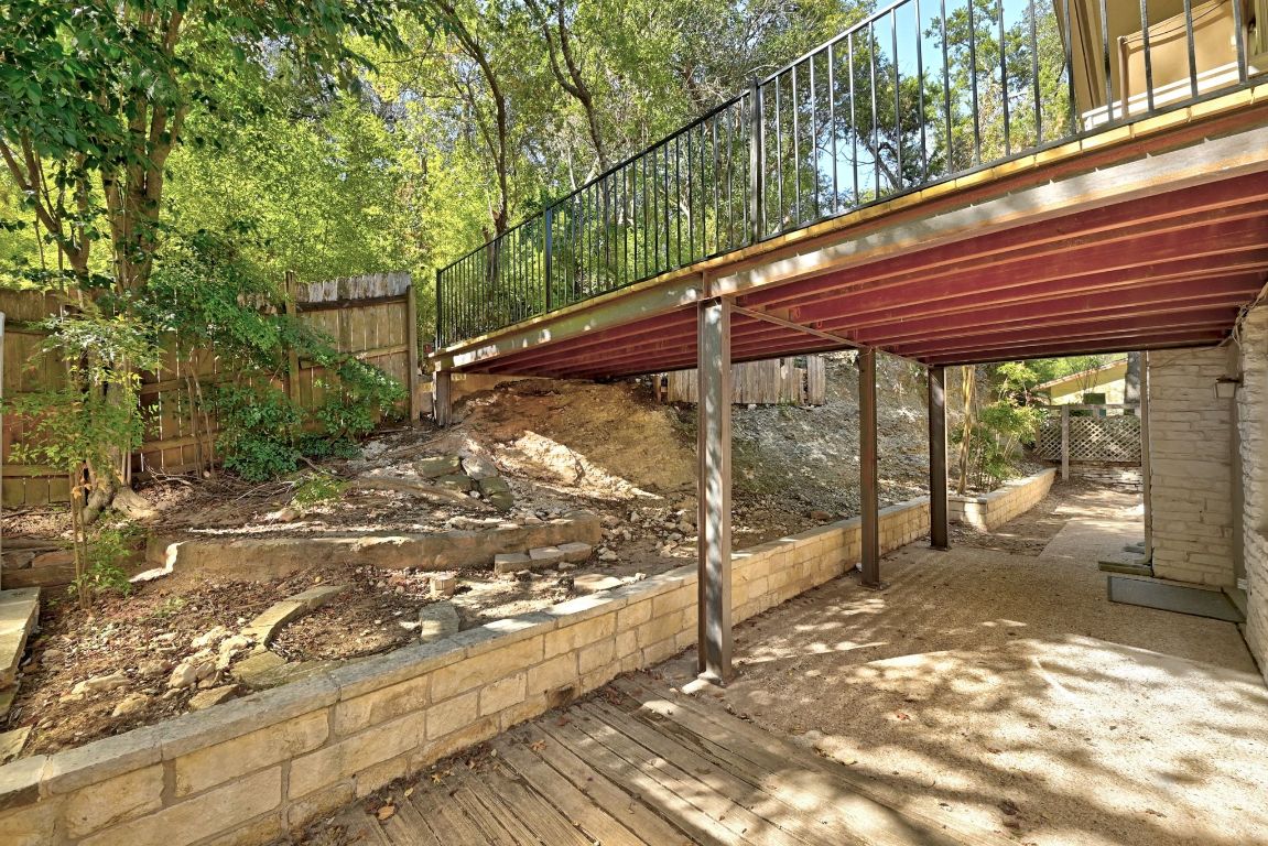 6210 Shadow Valley Drive, Unit B Austin, TX 78731 - Photo 24 of 28 Backyard space