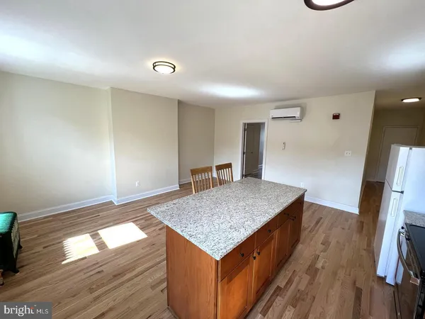 $1,350 | 1431 West Girard Avenue, Unit 3F, Philadelphia, PA 19130